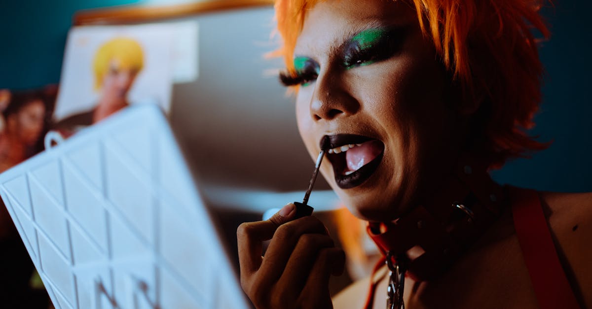 découvrez l'univers captivant du bdsm, où les pratiques érotiques allient consentement, confiance et exploration des limites. explorez les différentes facettes de cette communauté, des jeux de rôle aux techniques de bondage, tout en mettant l'accent sur la sécurité et le respect. plongez dans une expérience unique et enrichissante.